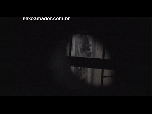 ❤️ Blondie bakal diam-diam videotaped dening tetanggan voyeur umpetaken konco bricks kothong ❤️ Video seks ing jv.allo-sex.ru