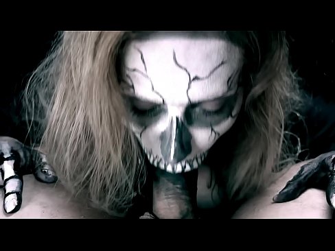 ❤️ Demon girl ngisep pitik jago karo dheweke ireng tutuk lan ngulu cum. ❤️ Video seks ing jv.allo-sex.ru